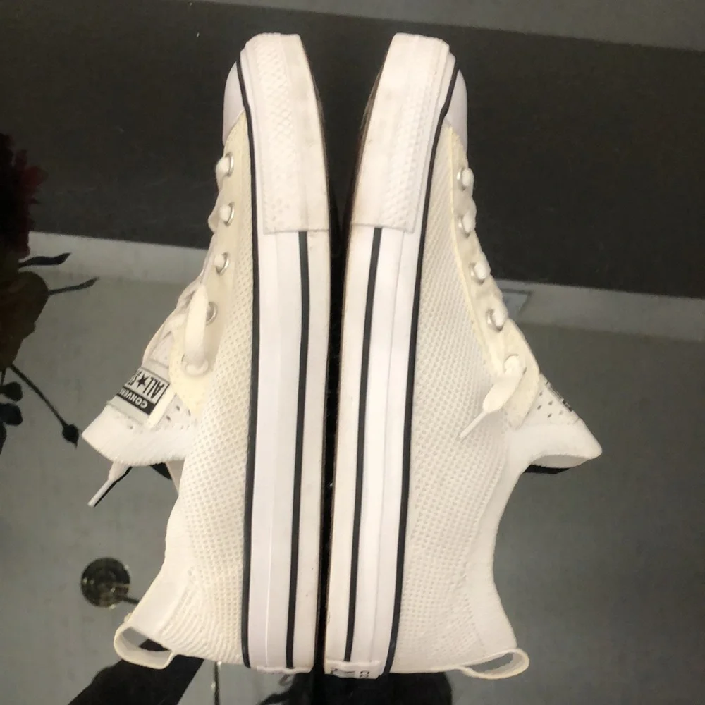 CONVERSE ALL STAR SNEAKERS MENS-BOYS SIZE 6